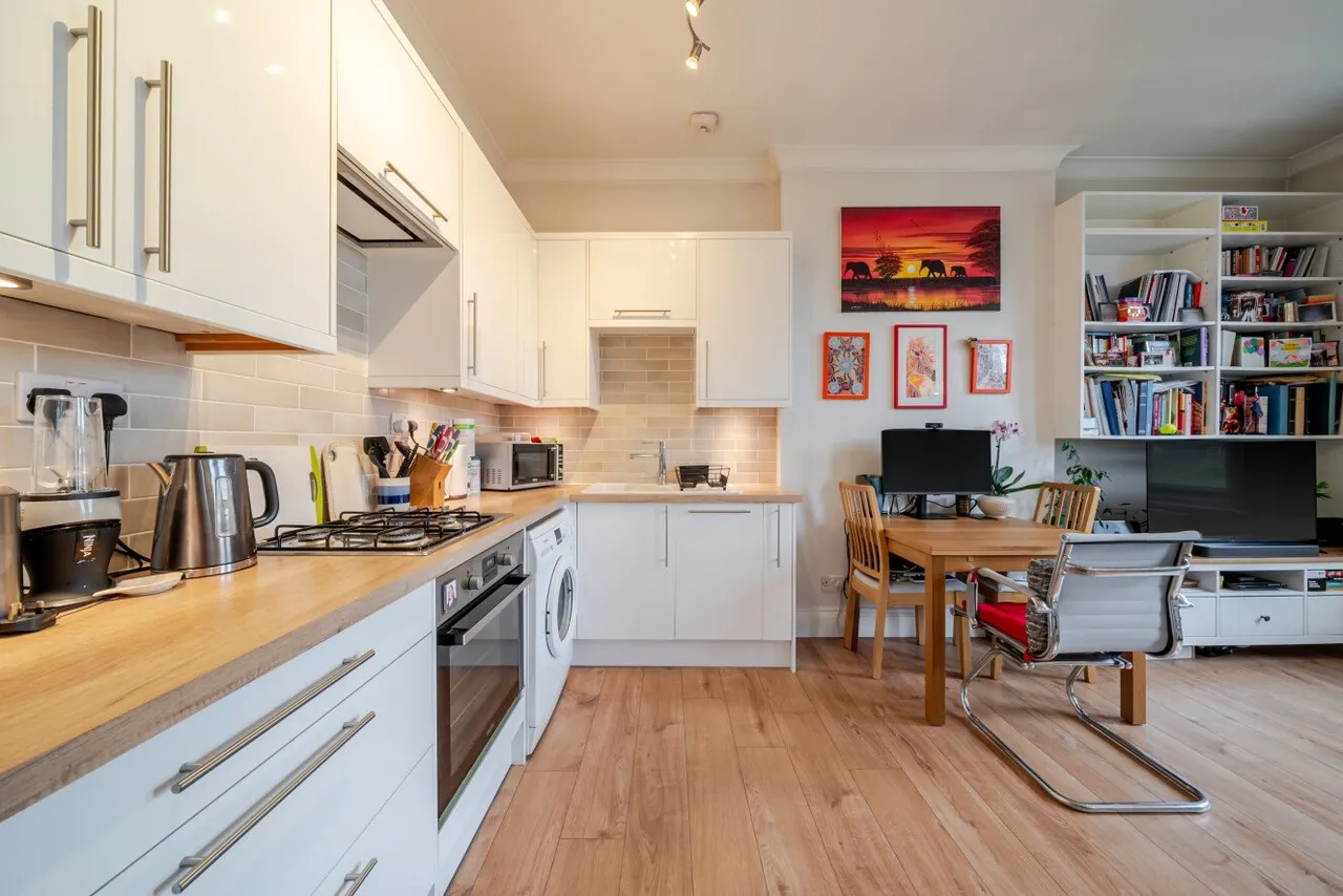 Bedford Hill, Balham, London, SW12, photo 2