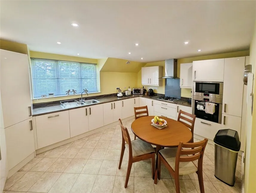 Victoria Court, Tottington, Greater Manchester, BL8, photo 2