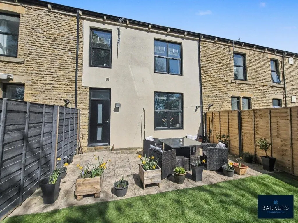 Transvaal Terrace, Batley WF17 0AA, photo 4