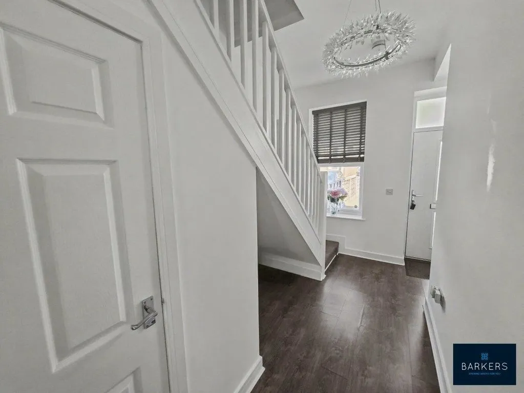 Transvaal Terrace, Batley WF17 0AA, photo 7
