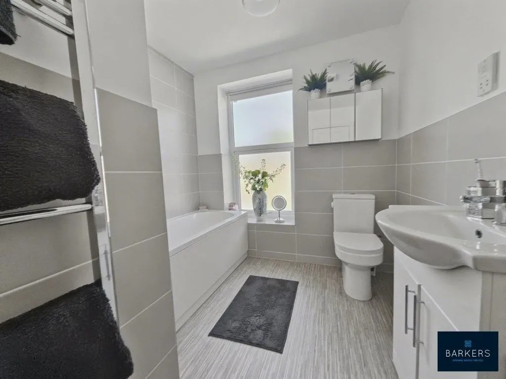 Transvaal Terrace, Batley WF17 0AA, photo 15