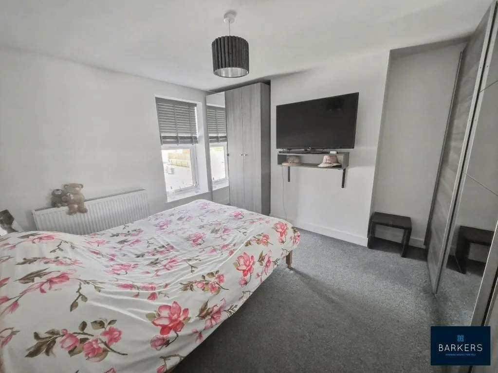 Transvaal Terrace, Batley WF17 0AA, photo 11