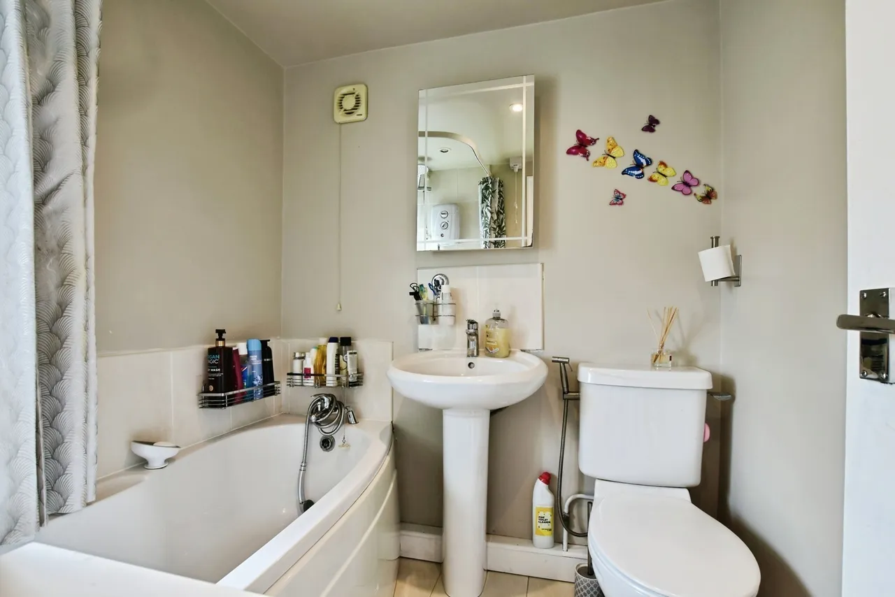 Hollyhedge Road, Manchester, Greater Manchester, M22, photo 17