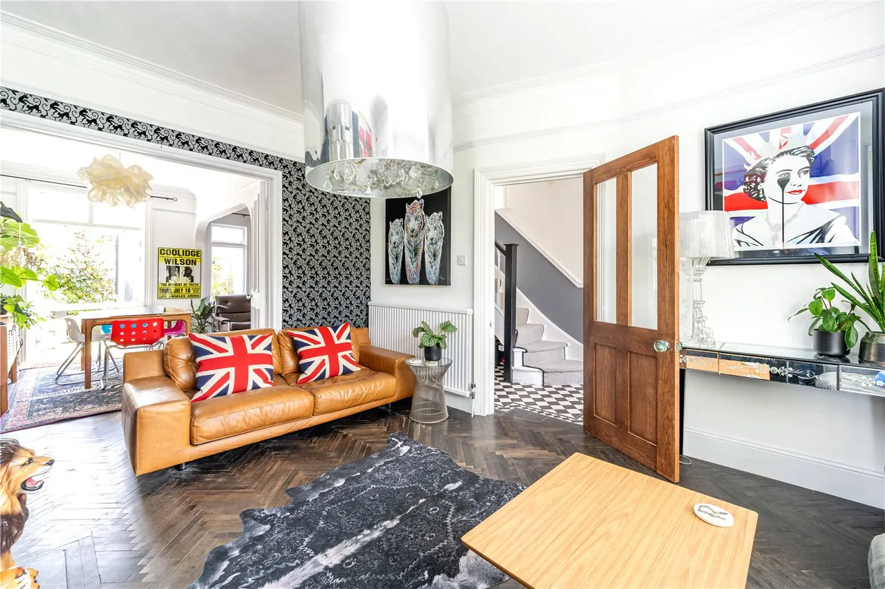 Gloucester Road, Hampton, TW12 2UJ, photo 2