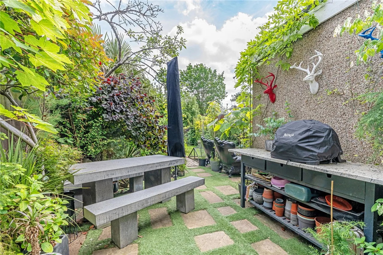 Gloucester Road, Hampton, TW12 2UJ, photo 19