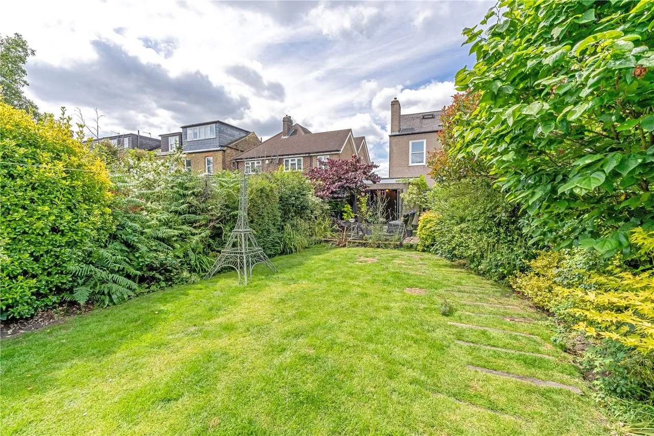 Gloucester Road, Hampton, TW12 2UJ, photo 16