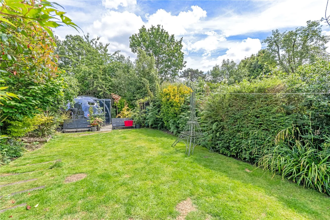 Gloucester Road, Hampton, TW12 2UJ, photo 17