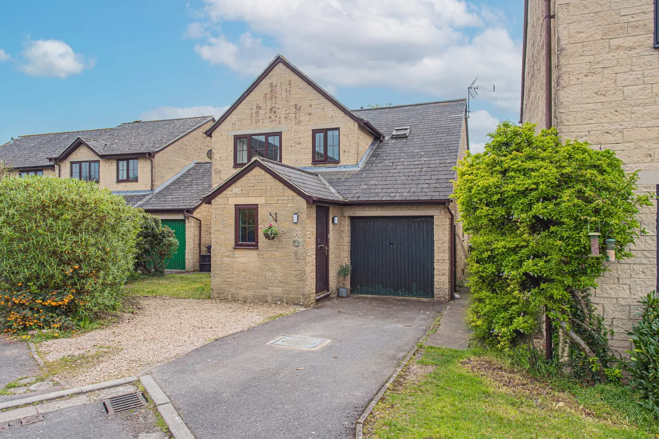 4 bed house for sale, Mullins Close, Colerne