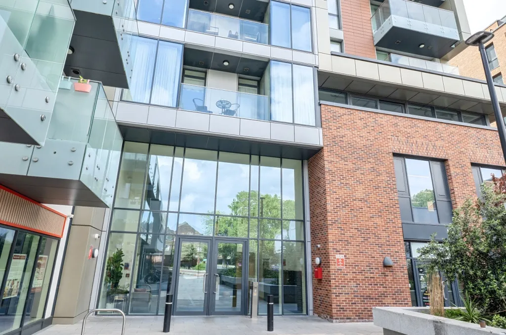Corsican Square, Bow, E3, photo 18