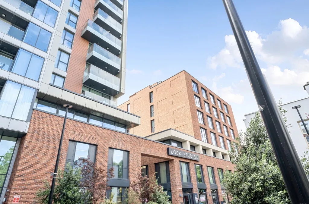 Corsican Square, Bow, E3, photo 20