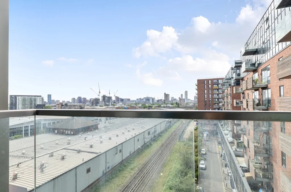 Corsican Square, Bow, E3, photo 15