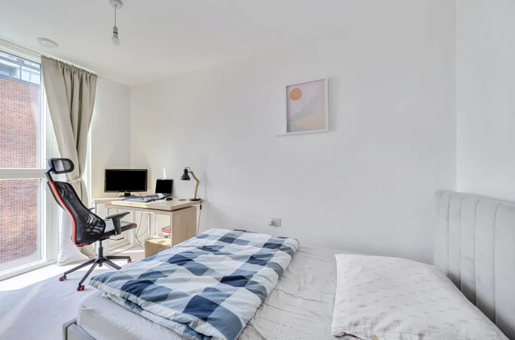 Corsican Square, Bow, E3, photo 14