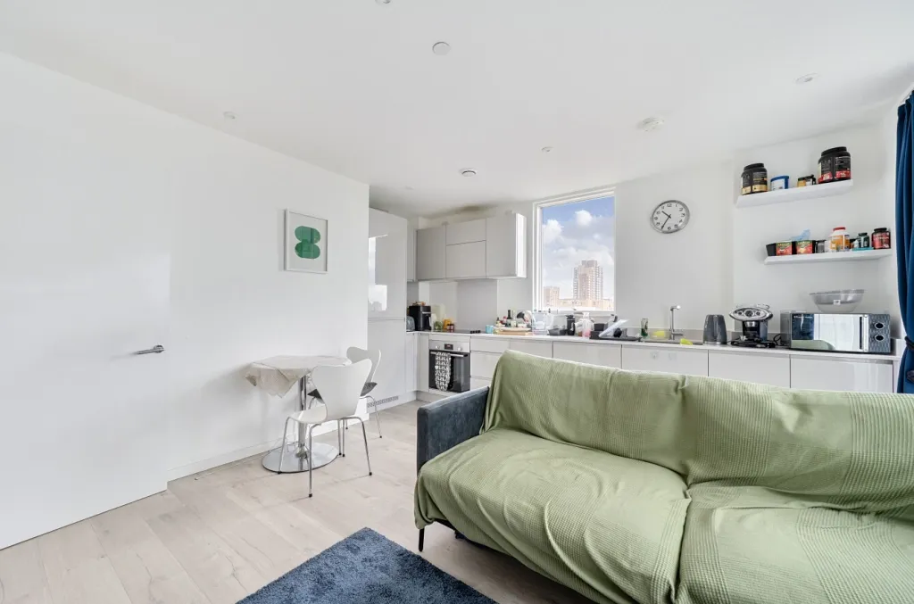 Corsican Square, Bow, E3, photo 9