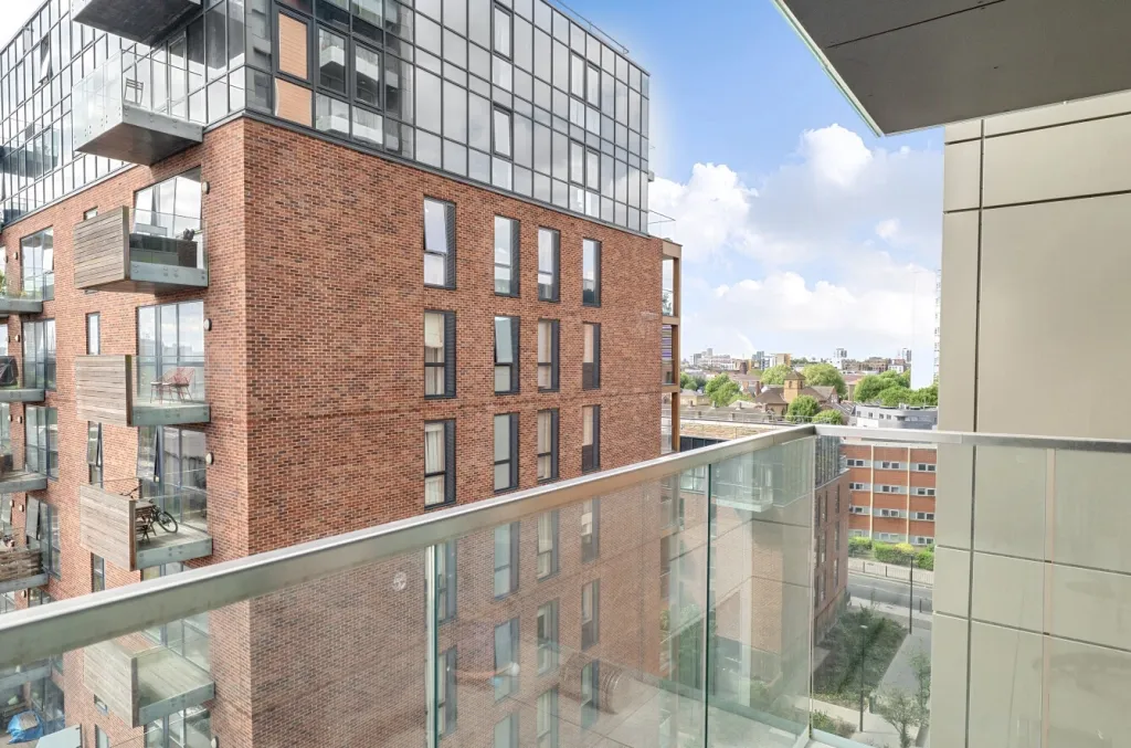 Corsican Square, Bow, E3, photo 17