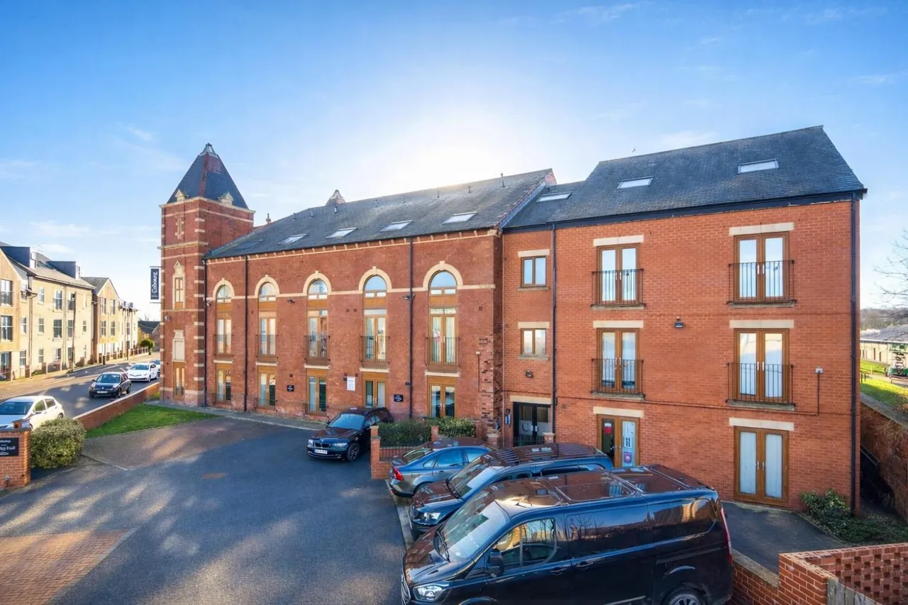 1 bed flat for sale — Hall Road, Leeds