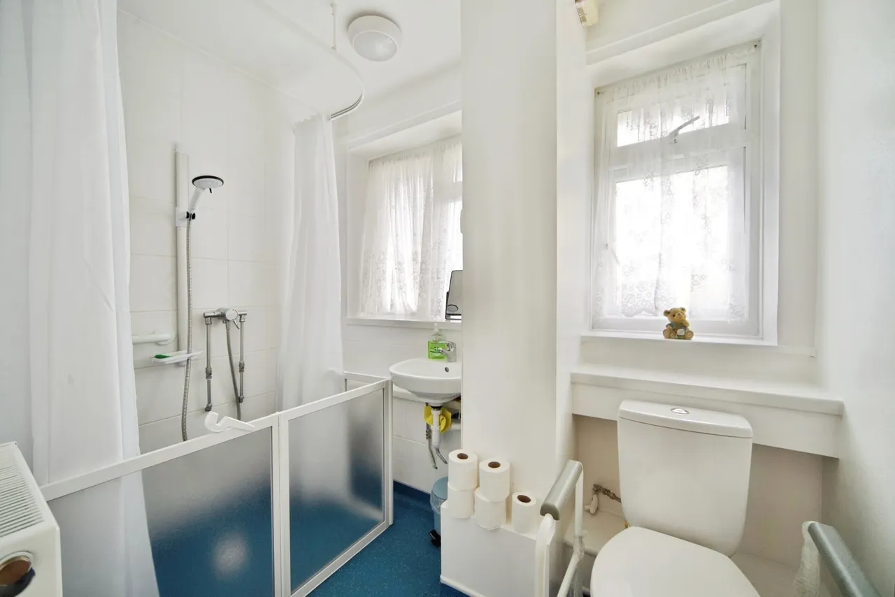 Blaney Crescent, London, E6, photo 15