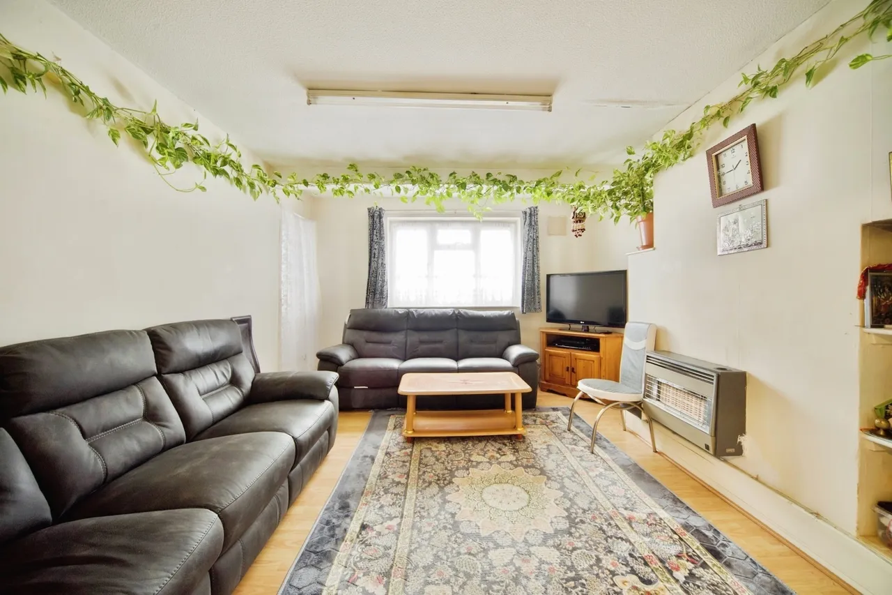 Blaney Crescent, London, E6, photo 2
