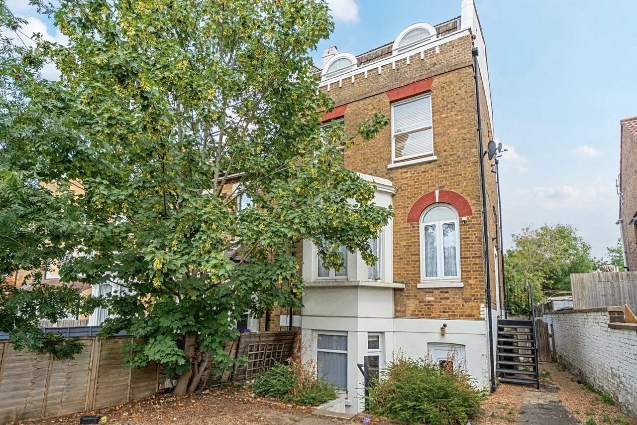 2 bed flat for sale — Kent House Road, SE26