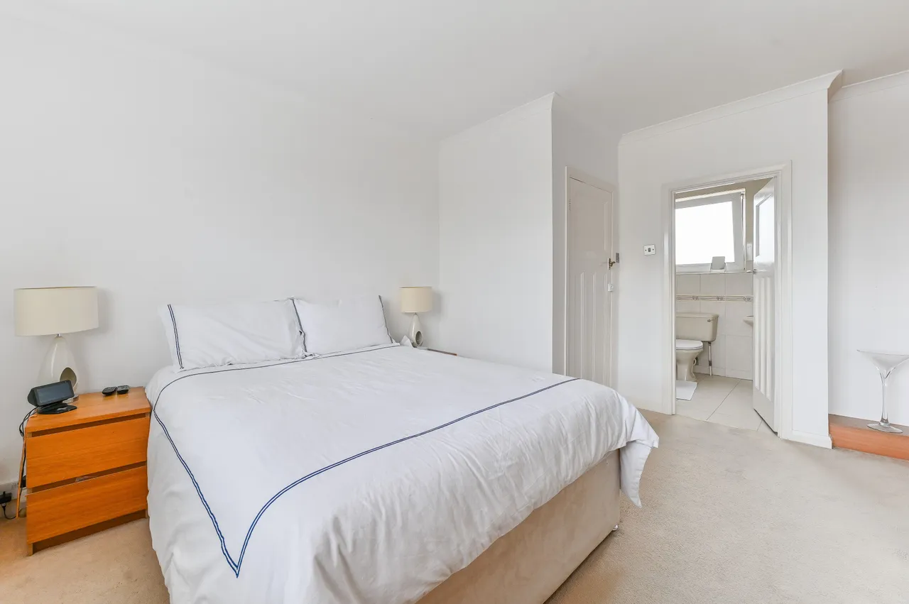 63 Chilmark Road, London, photo 12