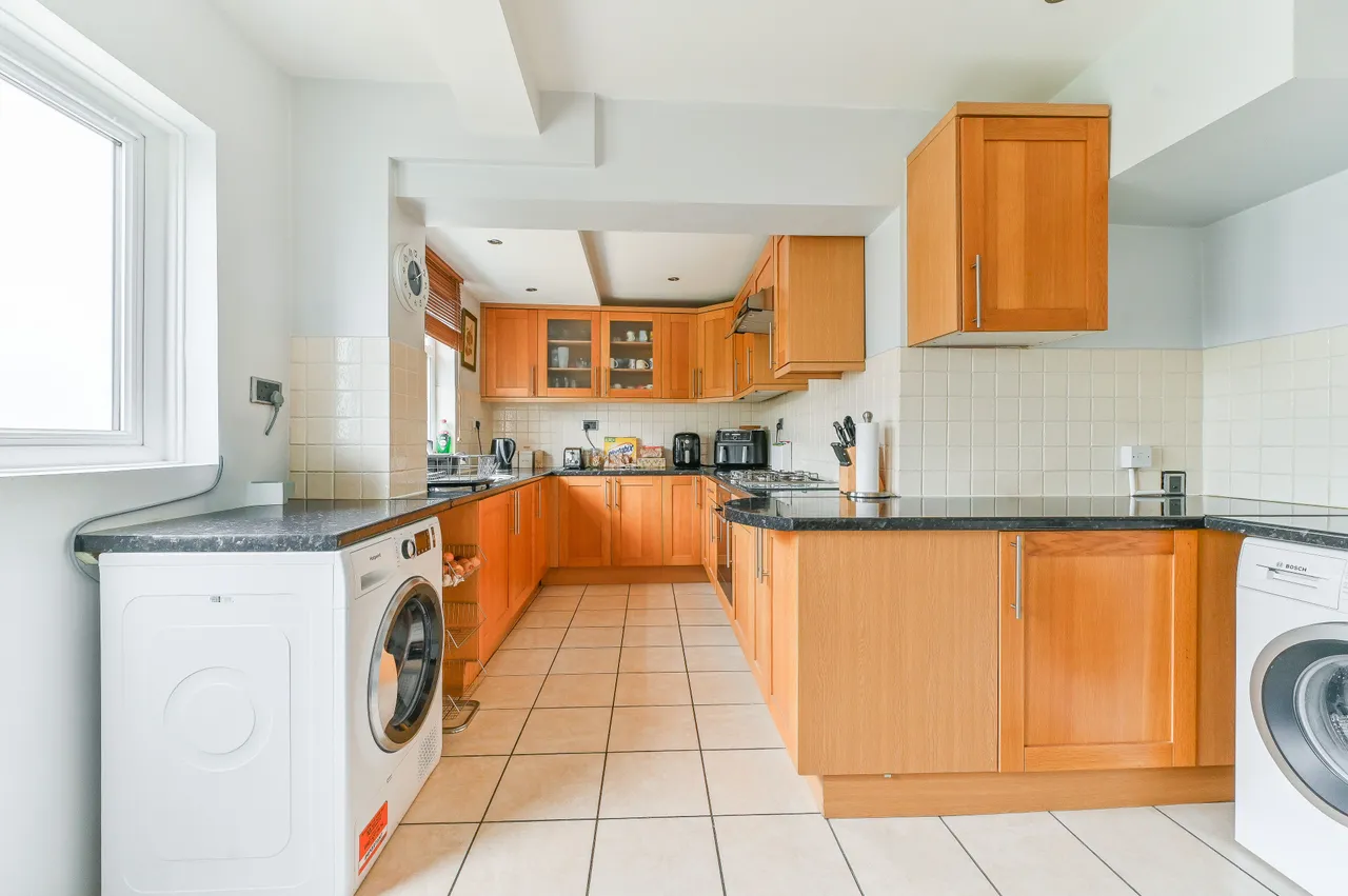 63 Chilmark Road, London, photo 5