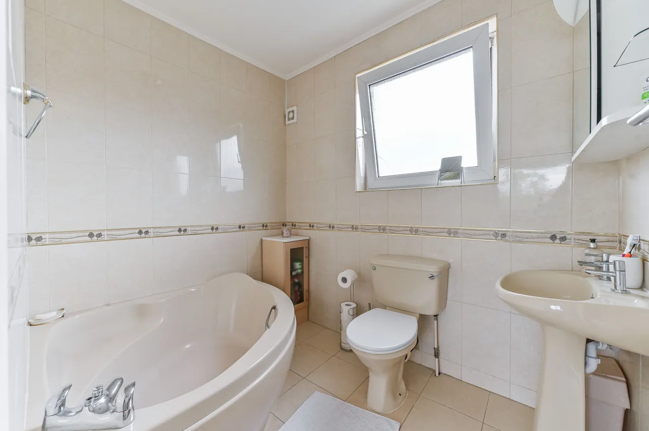 63 Chilmark Road, London, photo 11