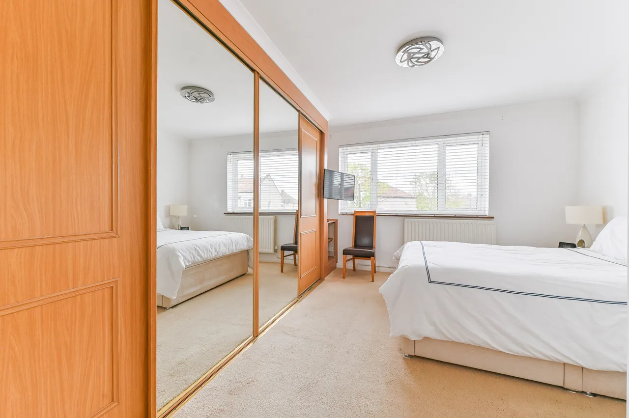 63 Chilmark Road, London, photo 8