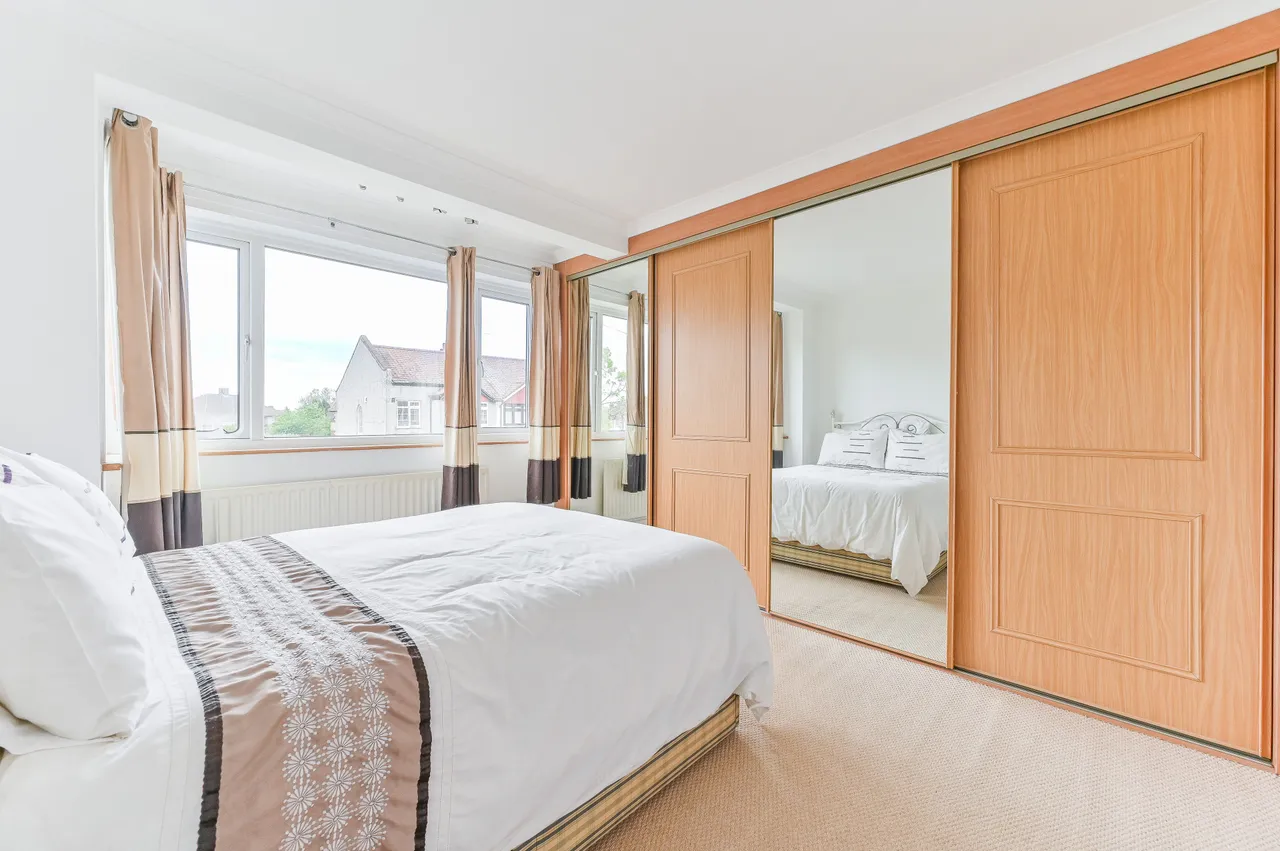 63 Chilmark Road, London, photo 9