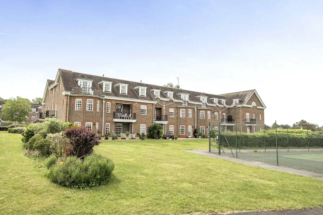 2 bed upper floor for sale, Castle Village, Berkhamsted