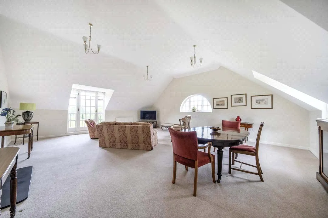 Castle Village, Berkhamsted, photo 2