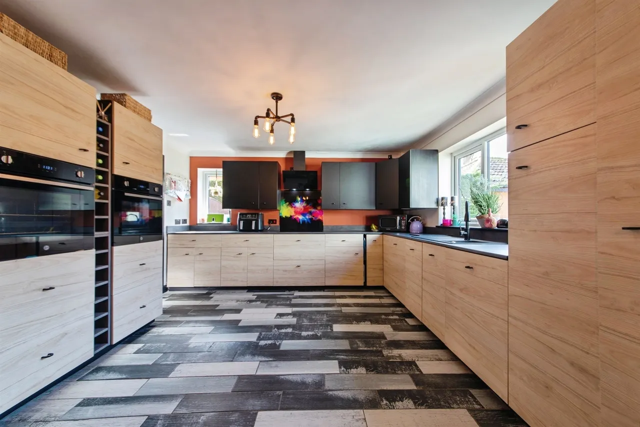 South Road, Bourne, PE10, photo 19