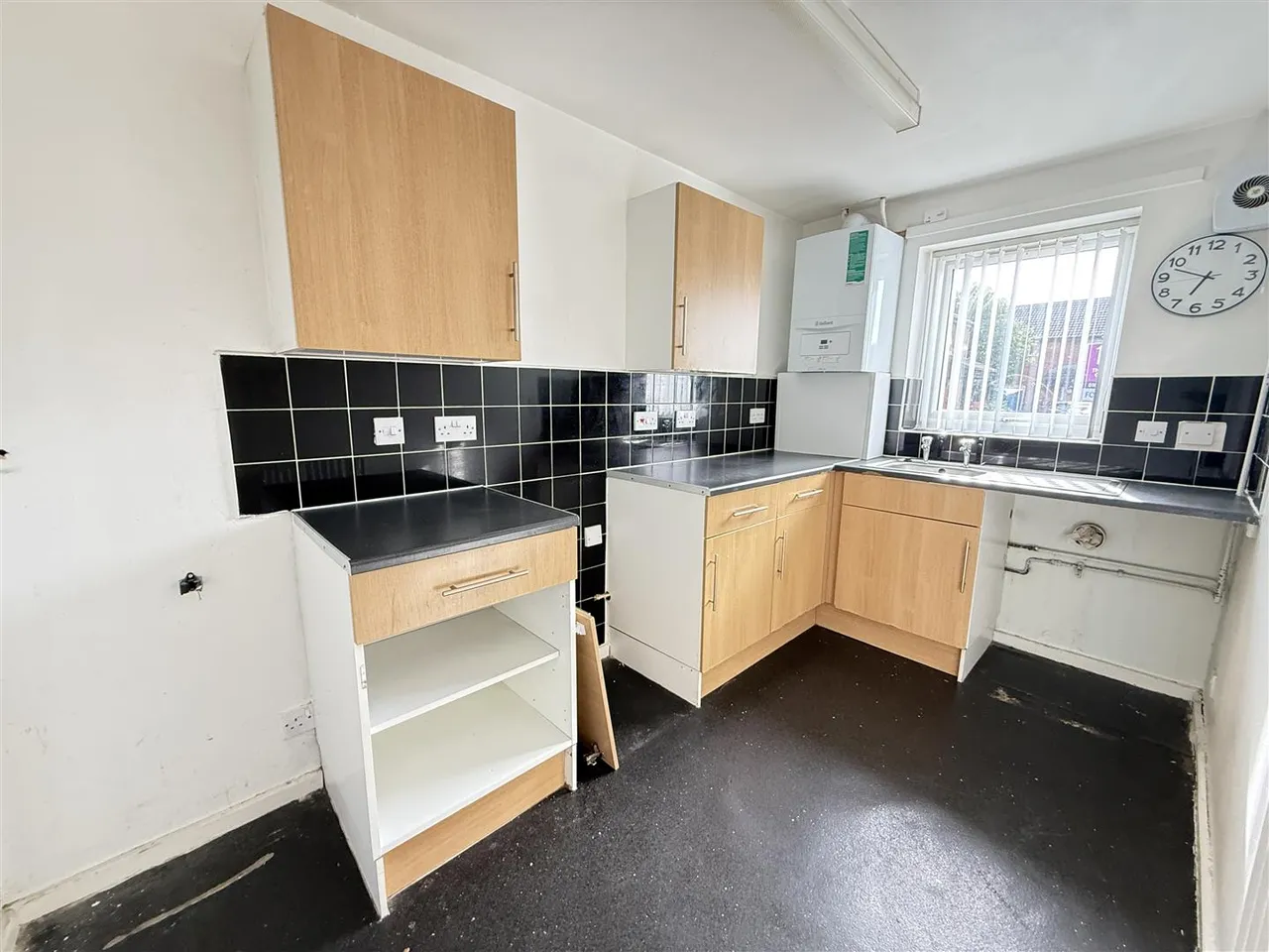 Anthony Close, West Gorton, M12, photo 4