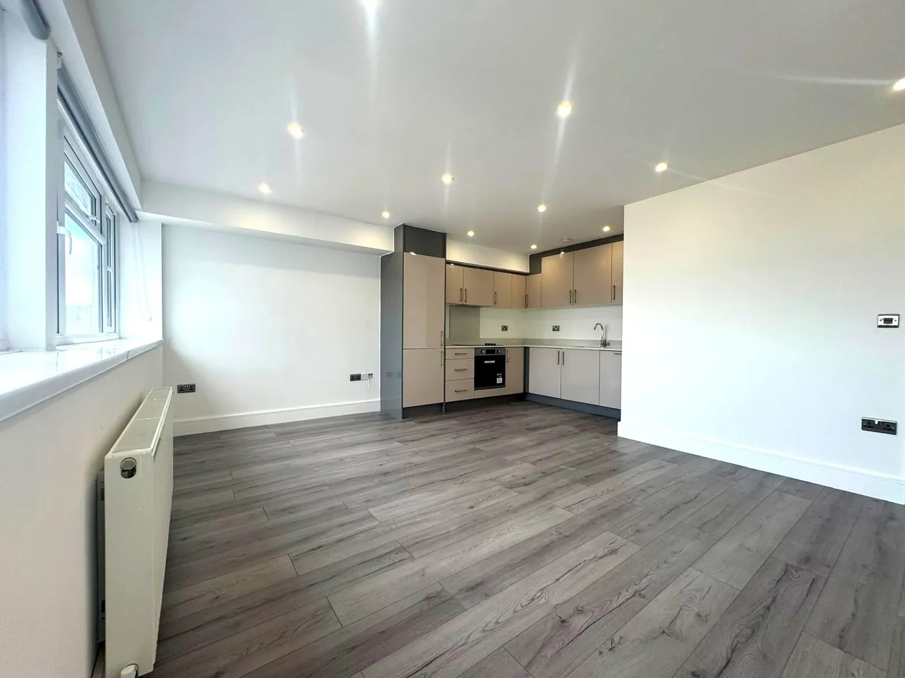 2 bed flat to rent, High Street, Swanley, BR8