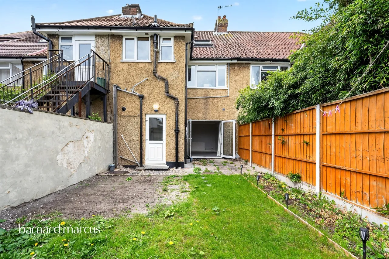 The Parade, Spa Drive, Epsom, photo 11