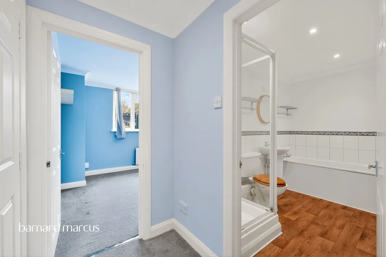 The Parade, Spa Drive, Epsom, photo 10