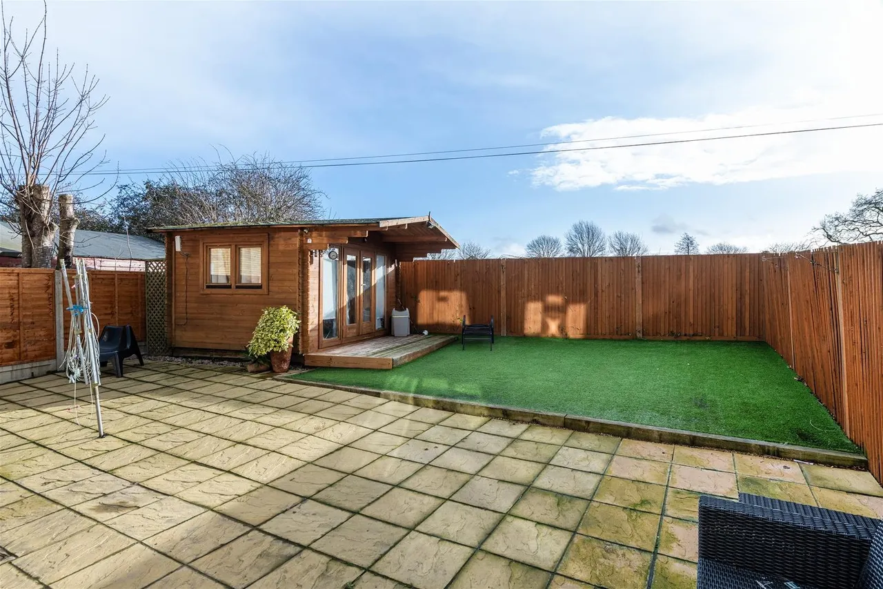 Sandown Road, Gravesend, Kent DA12 5EN, photo 10