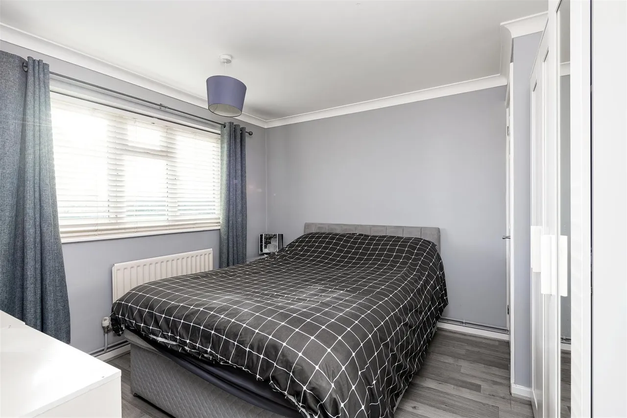 Sandown Road, Gravesend, Kent DA12 5EN, photo 6