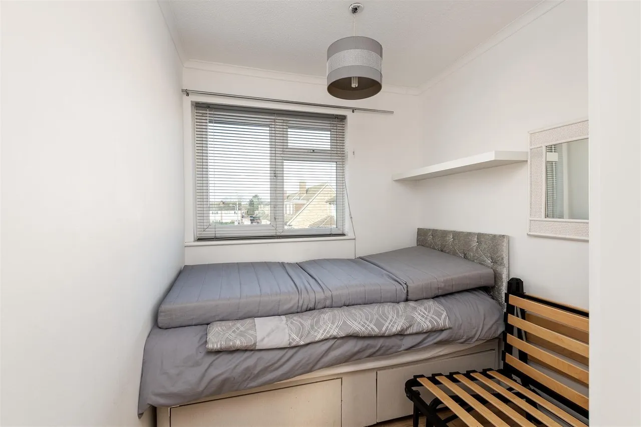 Sandown Road, Gravesend, Kent DA12 5EN, photo 9