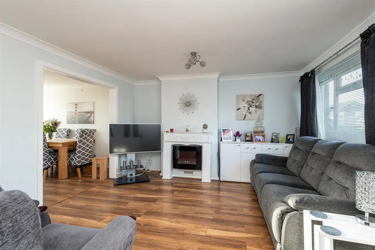 Sandown Road, Gravesend, Kent DA12 5EN, photo 2