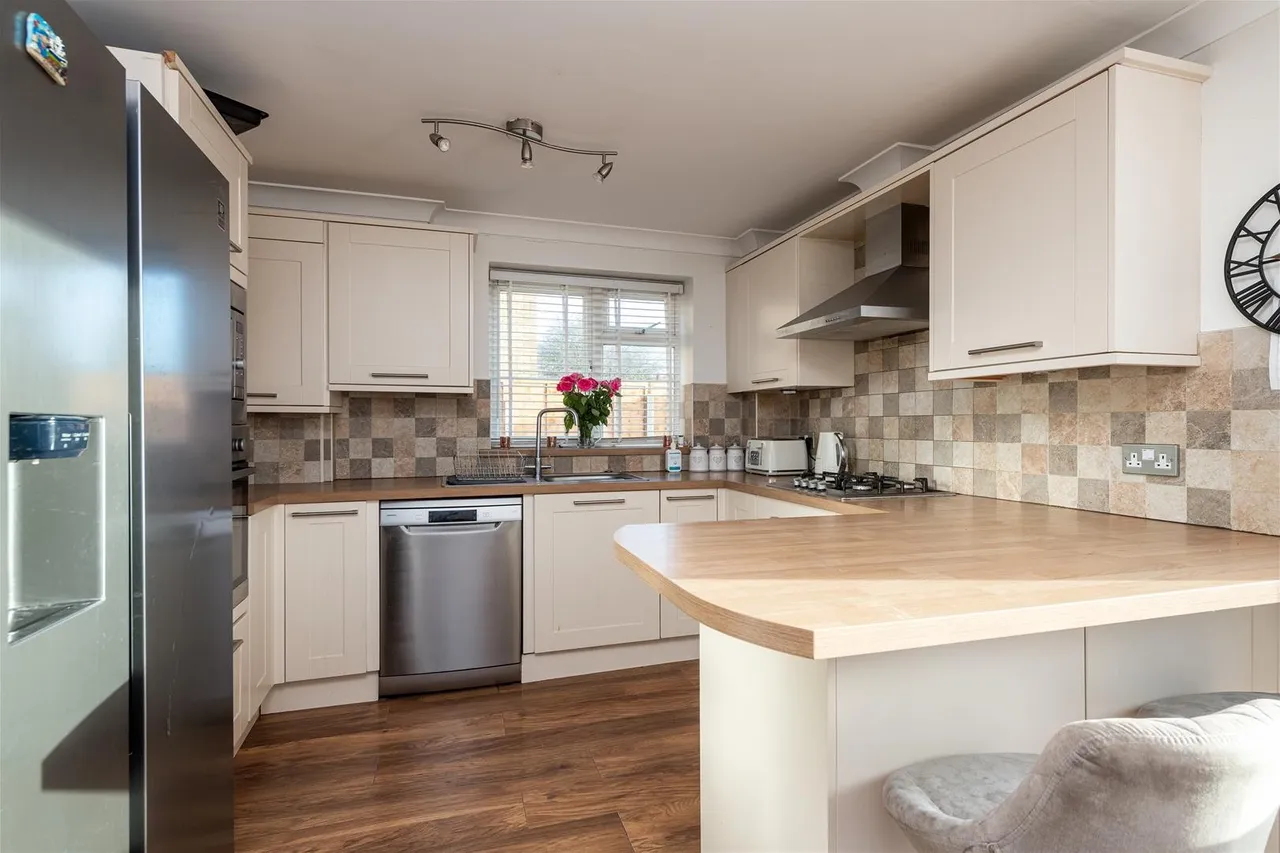 Sandown Road, Gravesend, Kent DA12 5EN, photo 3