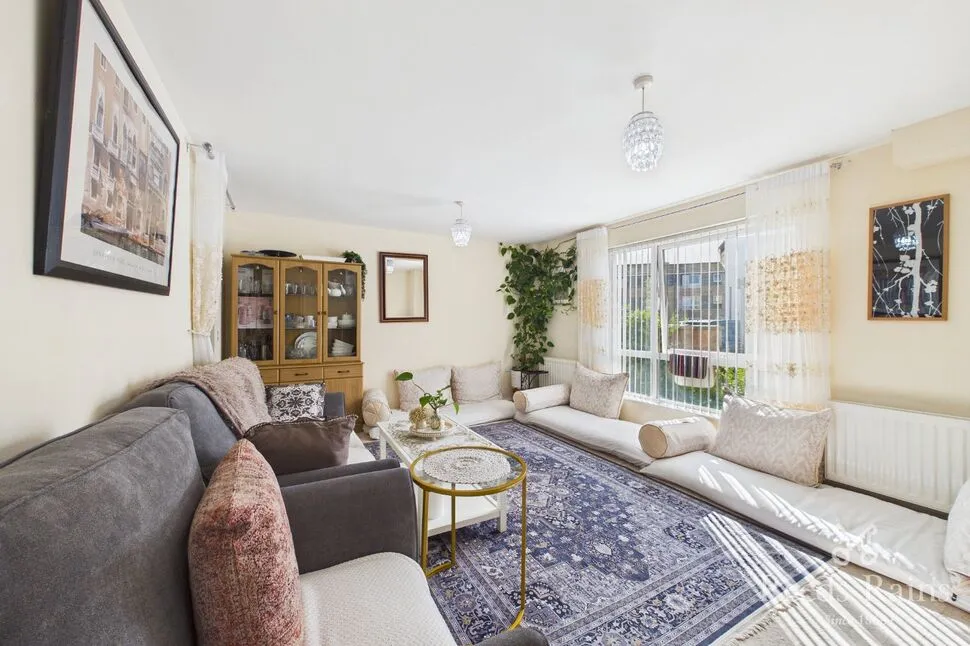 2 bed flat for sale, Greengage, Manchester, M13