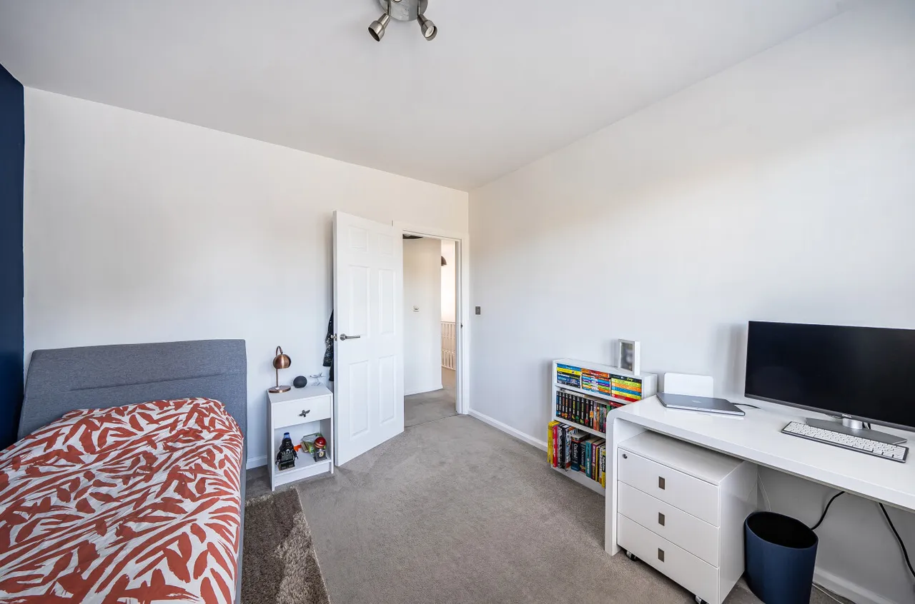 Cottimore Avenue, Walton On Thames, KT12, photo 23