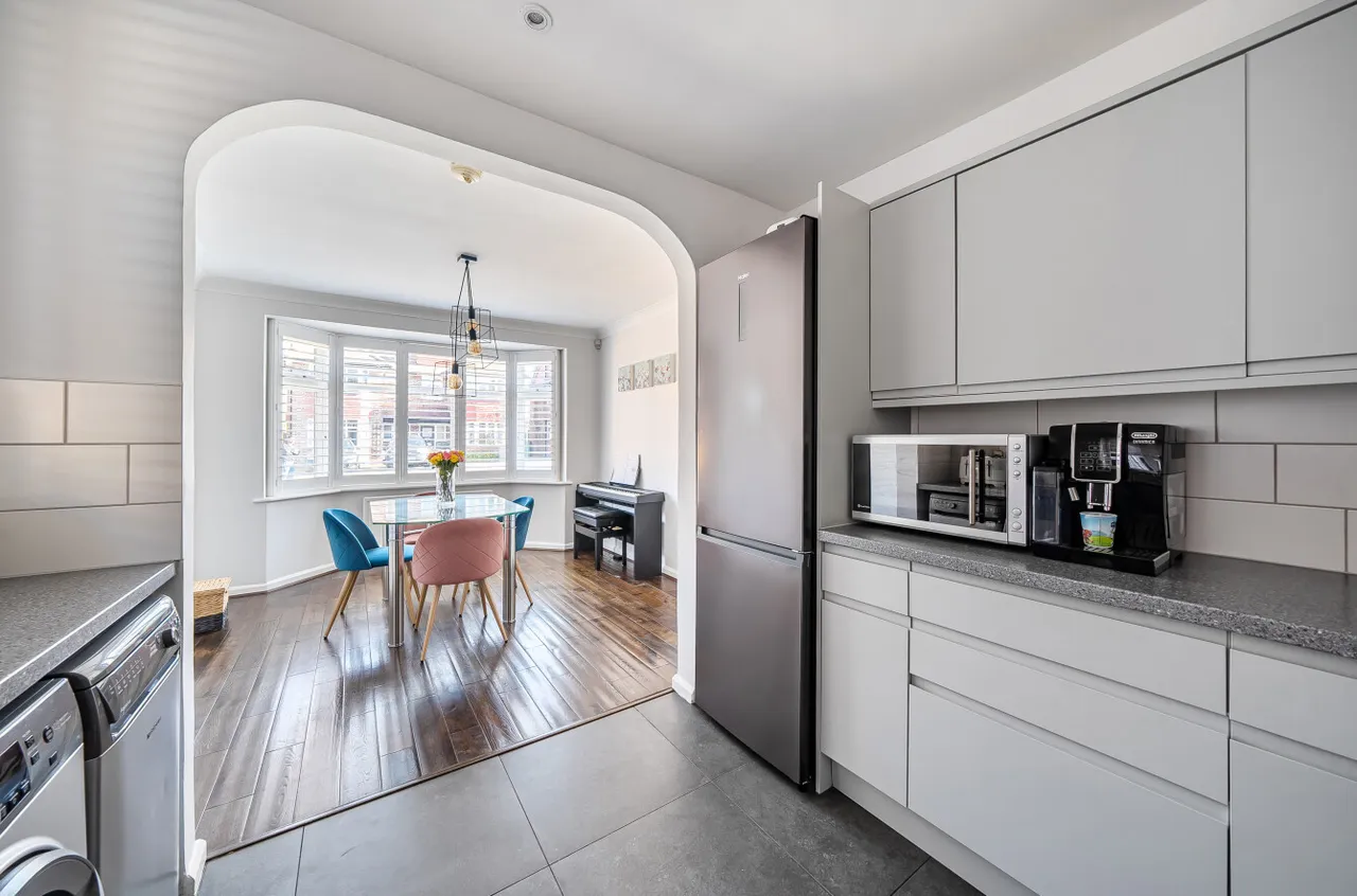Cottimore Avenue, Walton On Thames, KT12, photo 12