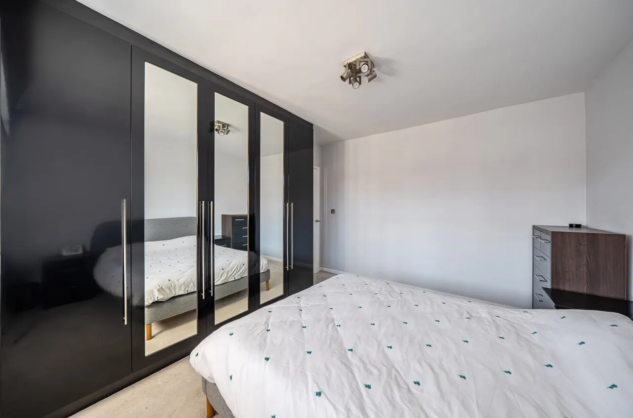 Cottimore Avenue, Walton On Thames, KT12, photo 11