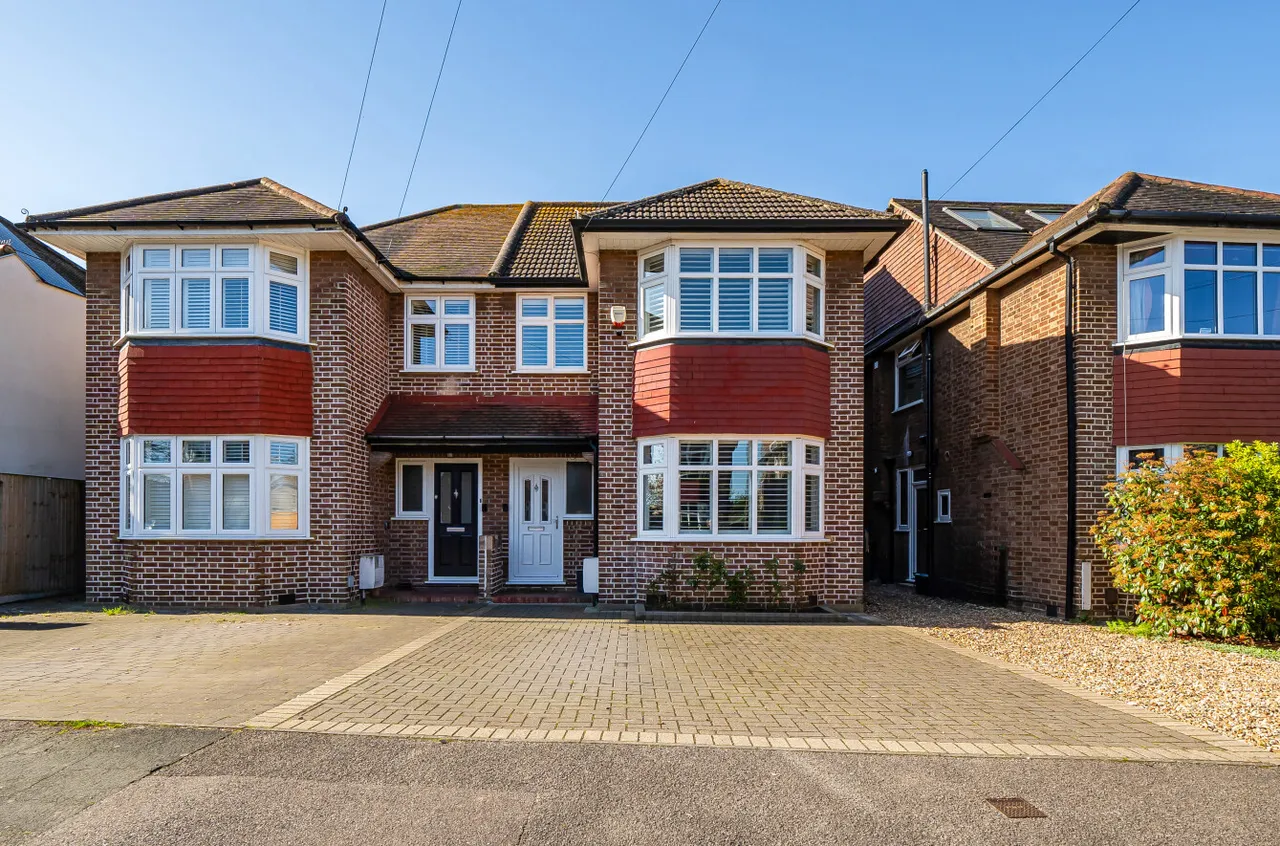 Cottimore Avenue, Walton On Thames, KT12, photo 24