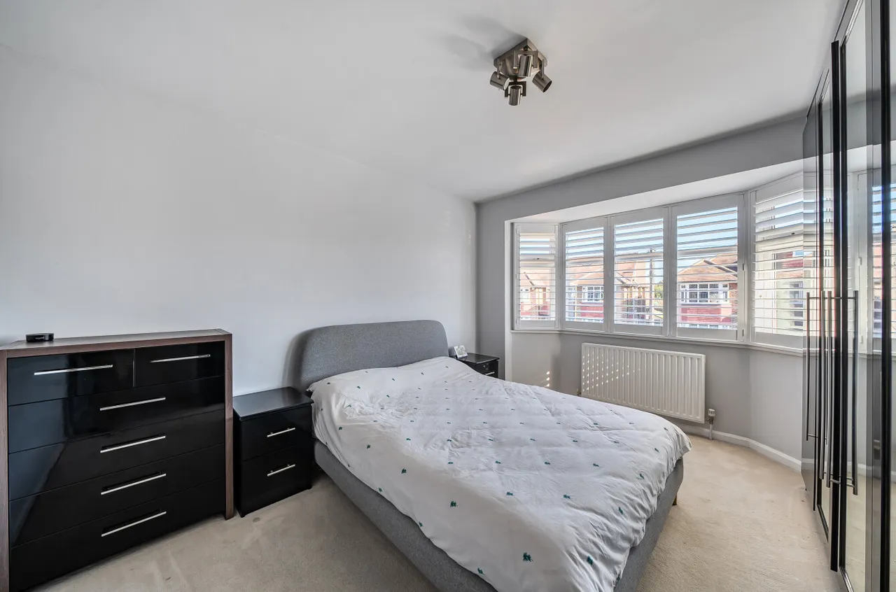 Cottimore Avenue, Walton On Thames, KT12, photo 9