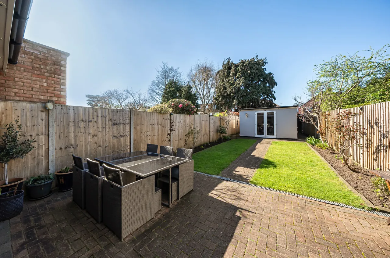 Cottimore Avenue, Walton On Thames, KT12, photo 4