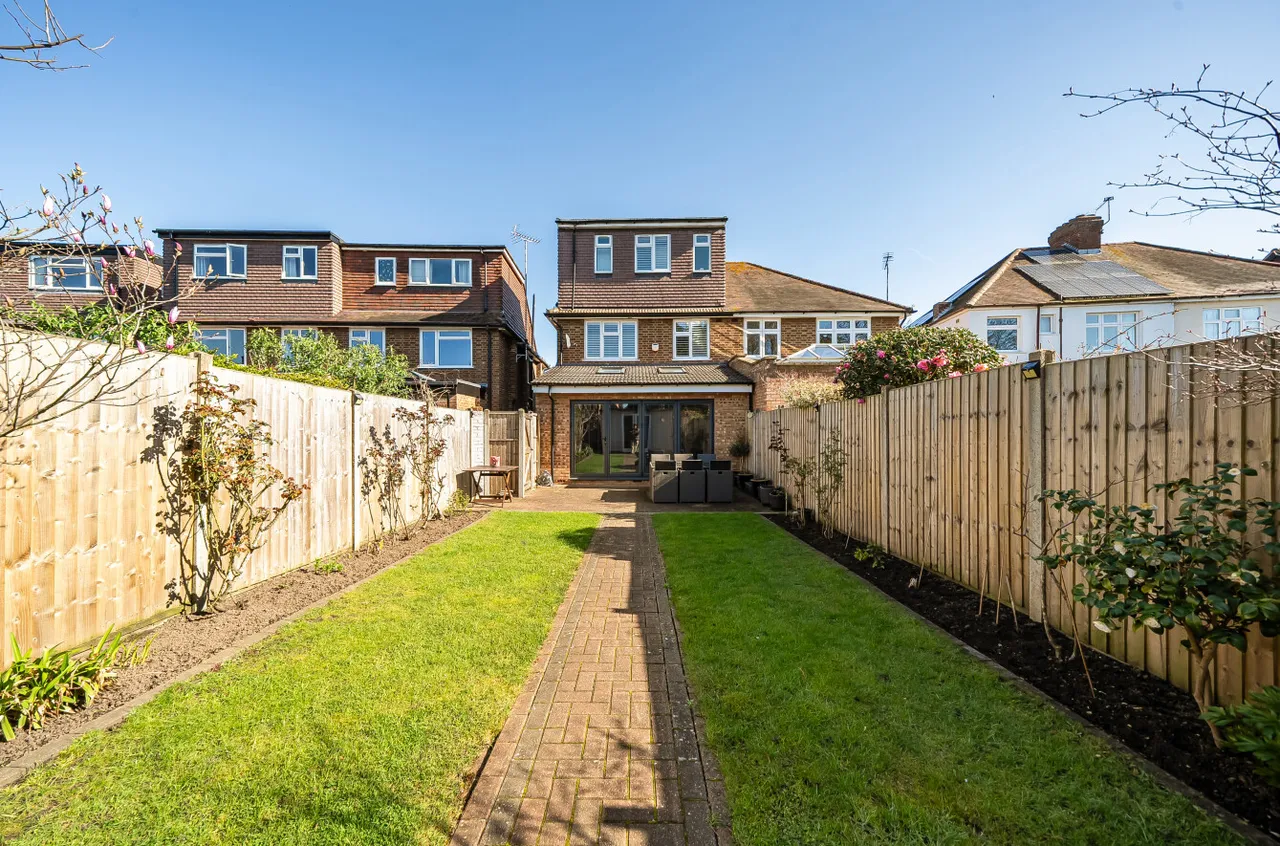 Cottimore Avenue, Walton On Thames, KT12, photo 20