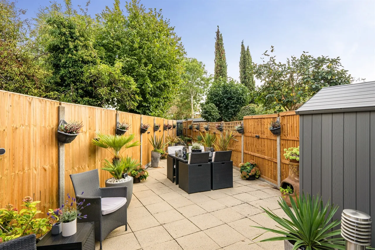 Willow Road, Enfield, EN1, photo 2