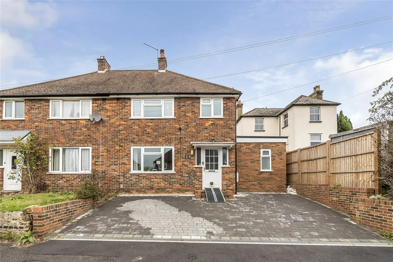 3 bed house for sale, Weyside Gardens, Guildford, GU1
