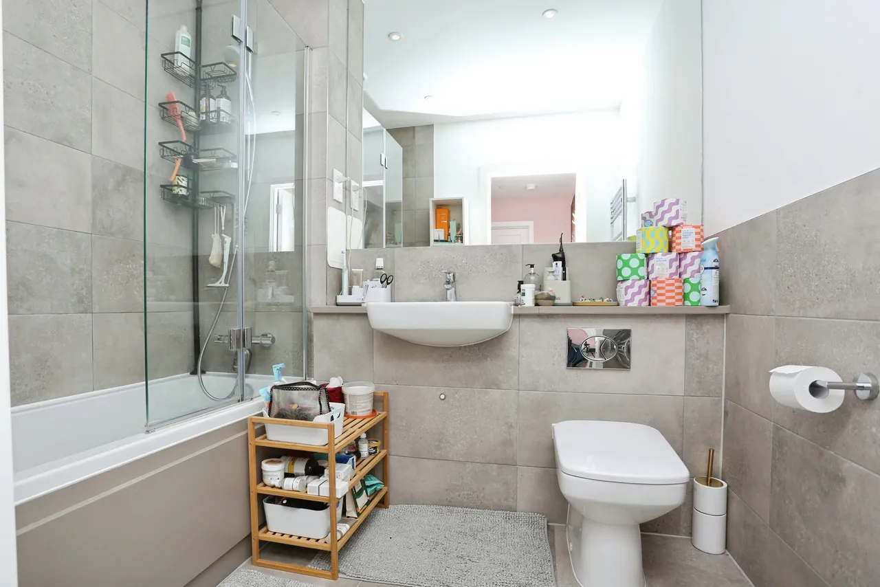 445 Woolwich Road, London, photo 6